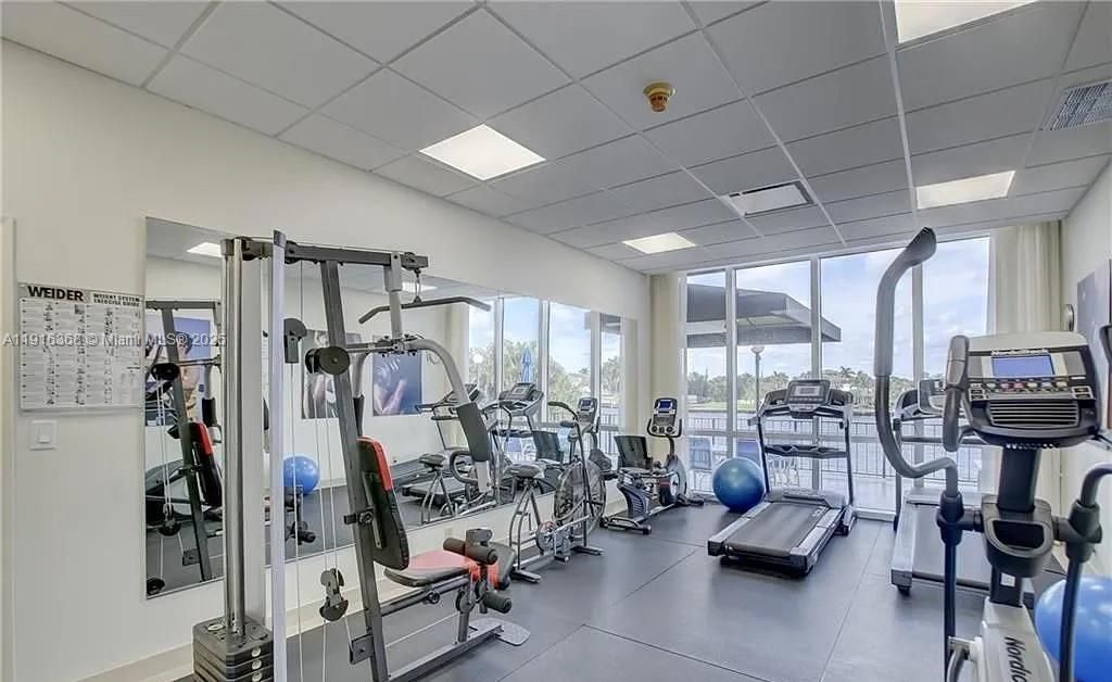 En Venta: $549,000 (2 camas, 2 baños, 1200 Pies cuadrados)