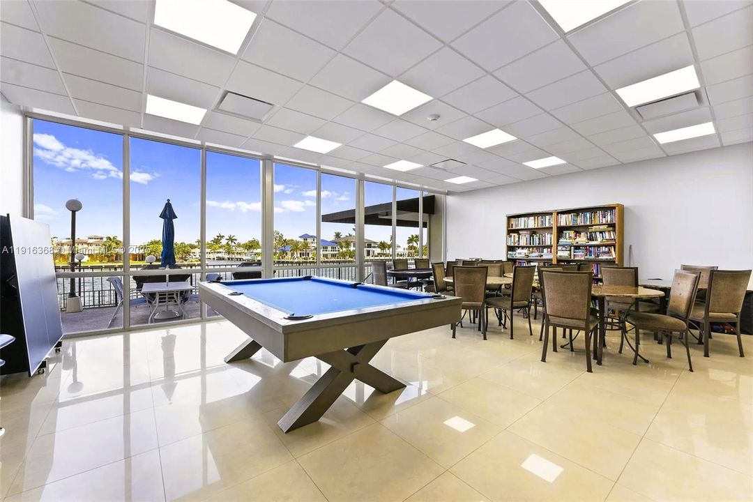 En Venta: $549,000 (2 camas, 2 baños, 1200 Pies cuadrados)