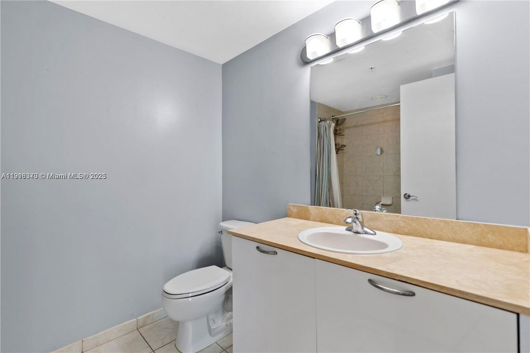 出租: $2,700 (1 贝兹, 1 浴室, 810 平方英尺)