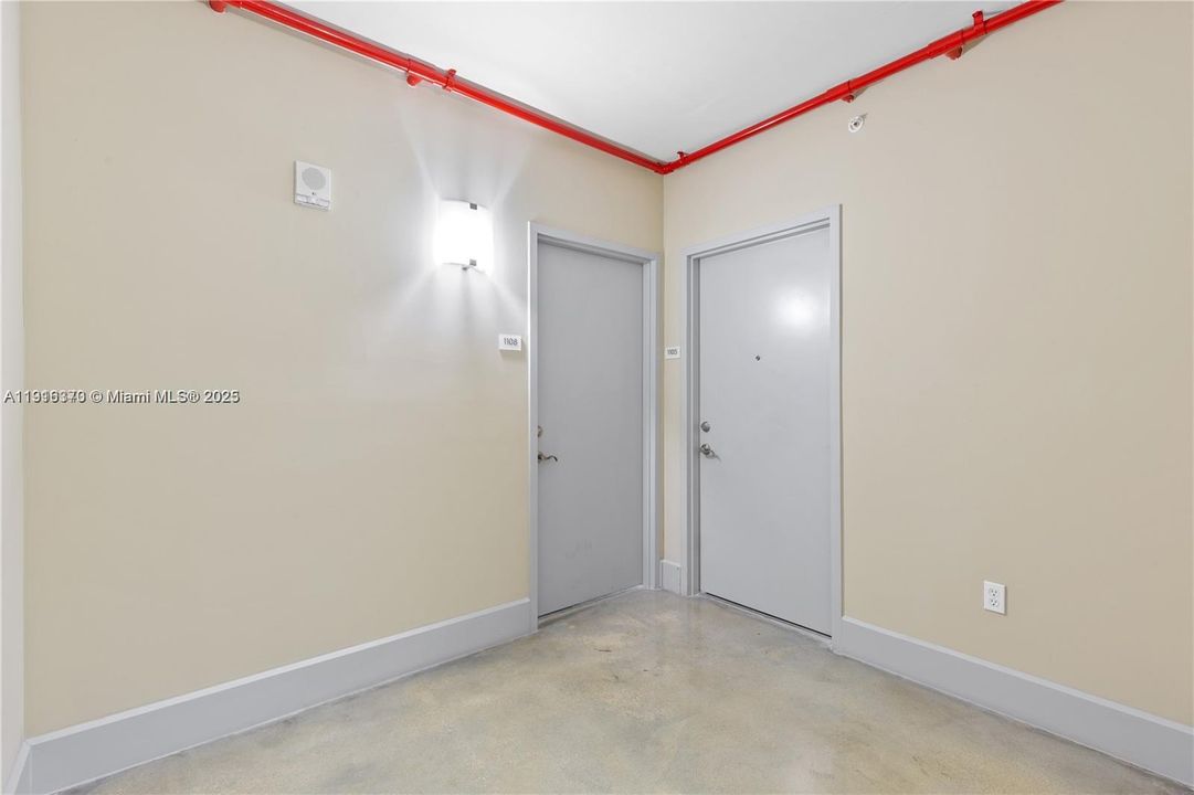 出租: $2,700 (1 贝兹, 1 浴室, 810 平方英尺)