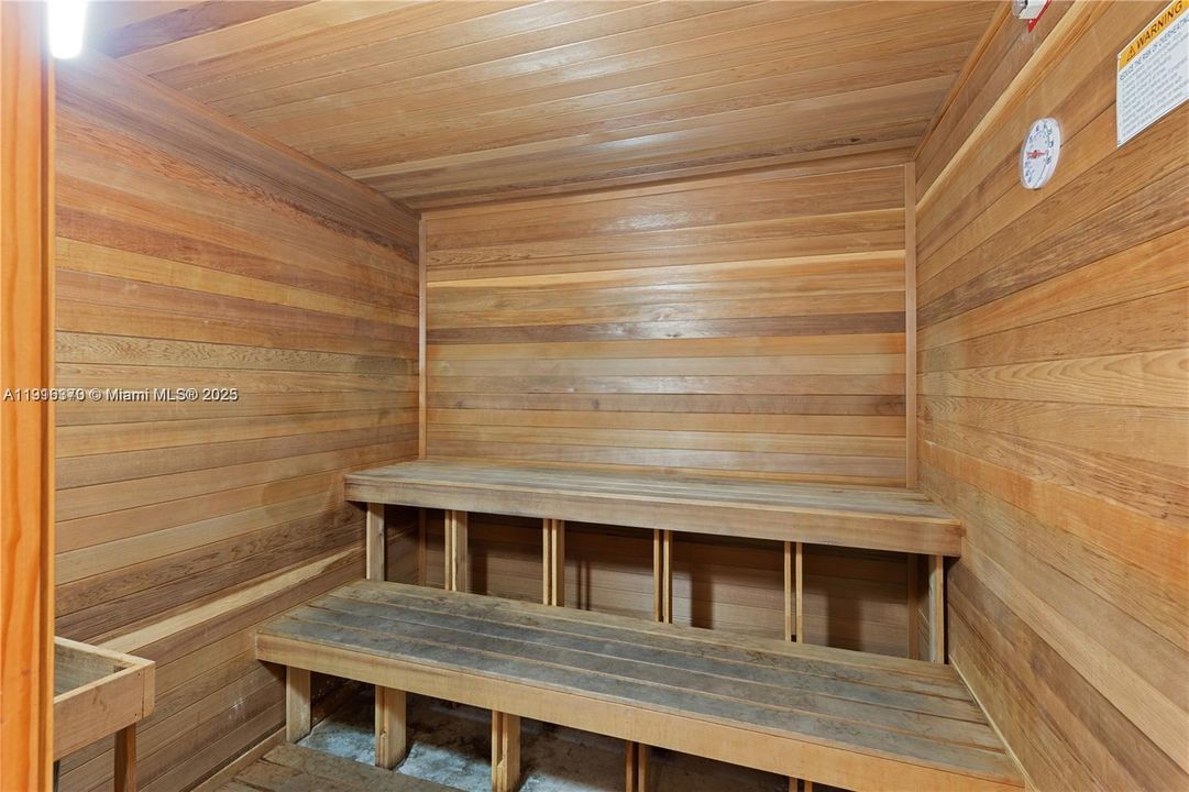 出租: $2,700 (1 贝兹, 1 浴室, 810 平方英尺)