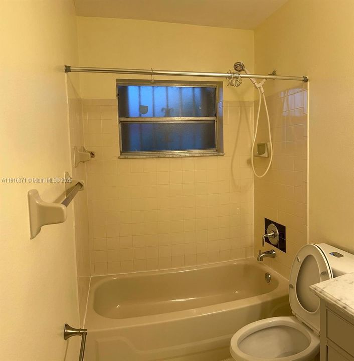 В аренду: $1,175 (0 спален, 1 ванн, 1661 Квадратных фут)