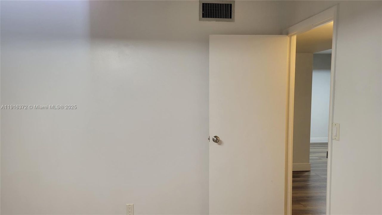 Activo con contrato: $1,875 (2 camas, 2 baños, 1100 Pies cuadrados)