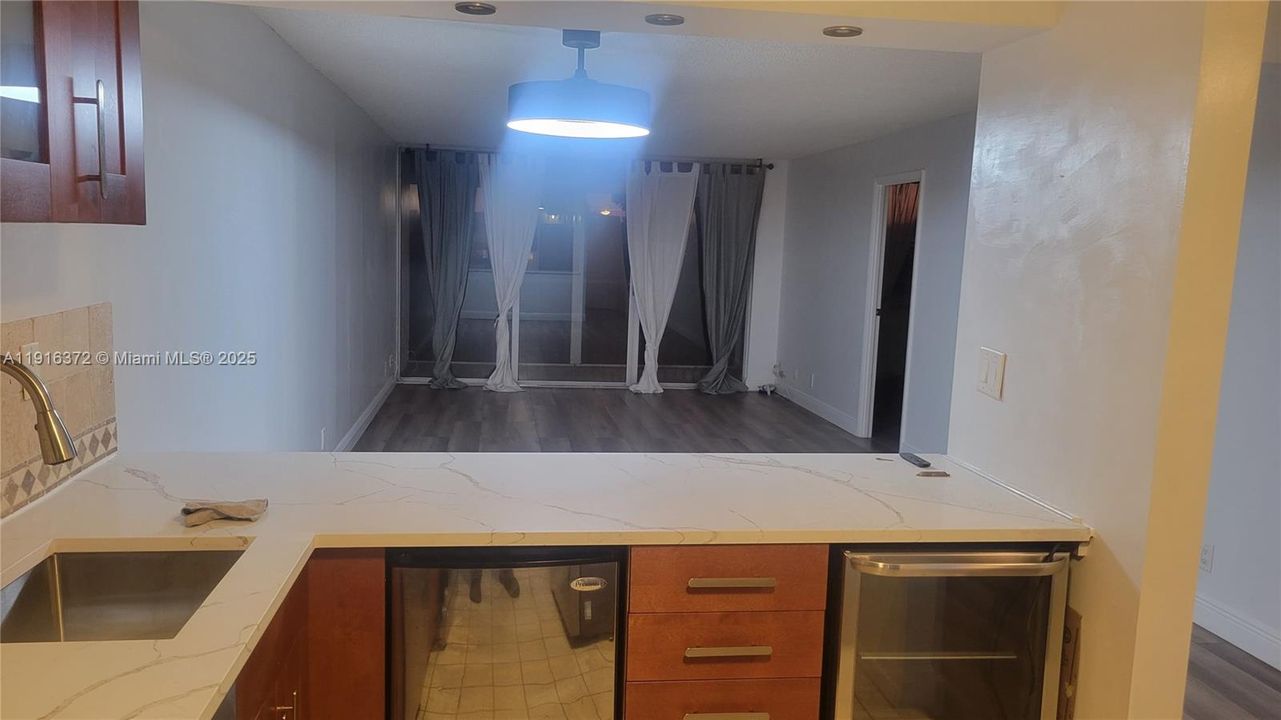 Activo con contrato: $1,875 (2 camas, 2 baños, 1100 Pies cuadrados)