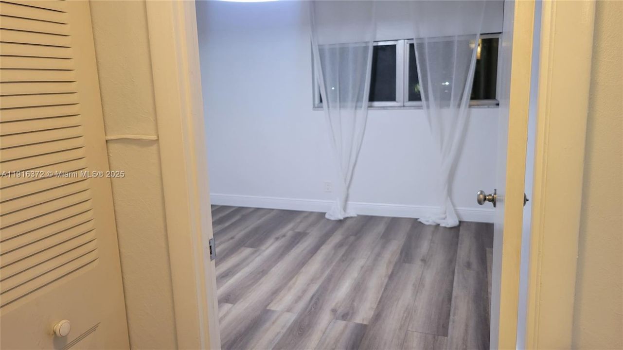 Activo con contrato: $1,875 (2 camas, 2 baños, 1100 Pies cuadrados)