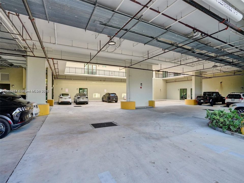 For Rent: $2,000 (1 beds, 1 baths, 436 Square Feet)