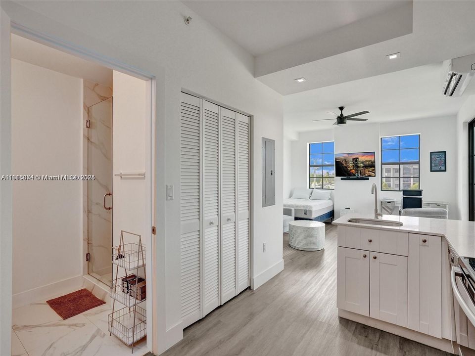 For Rent: $2,000 (1 beds, 1 baths, 436 Square Feet)