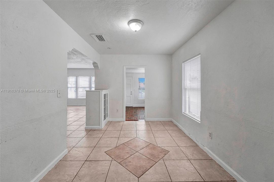 For Sale: $660,000 (3 beds, 2 baths, 1356 Square Feet)