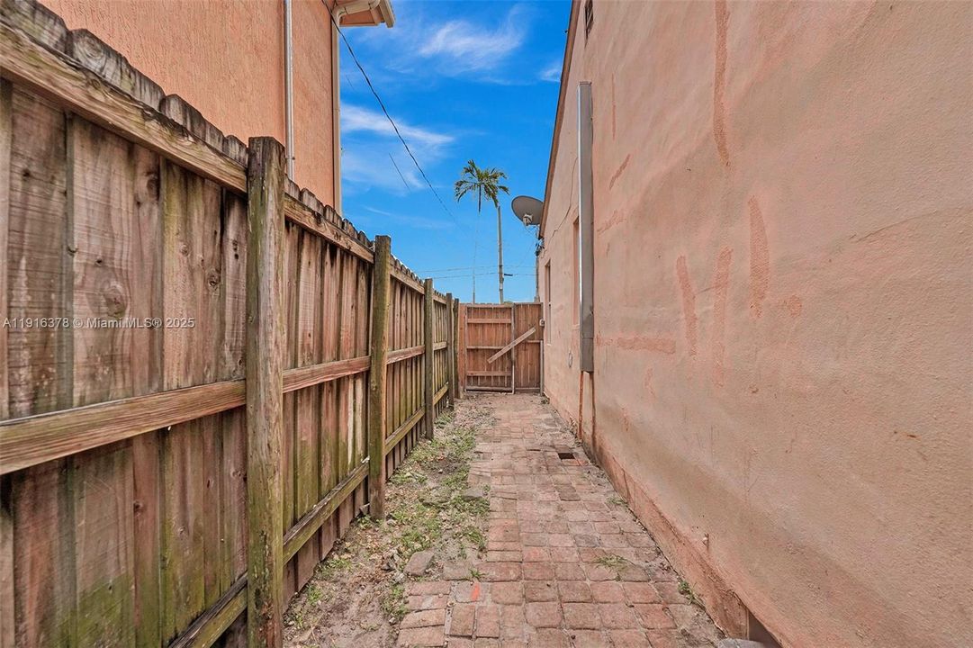 For Sale: $660,000 (3 beds, 2 baths, 1356 Square Feet)