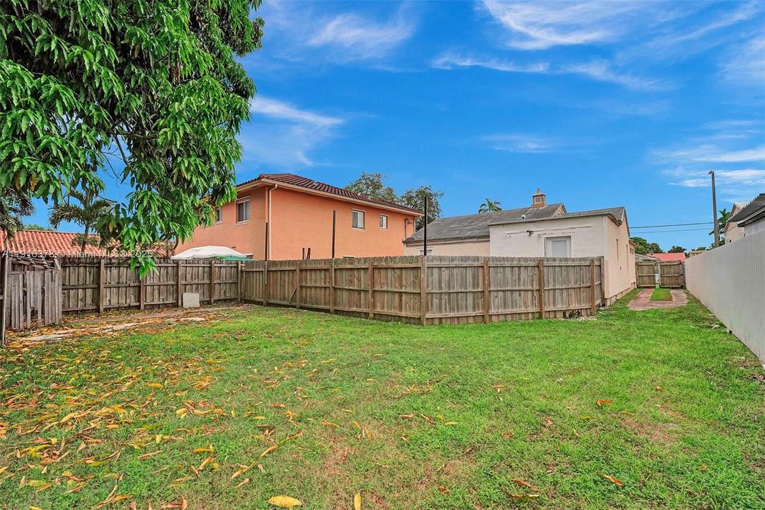 For Sale: $660,000 (3 beds, 2 baths, 1356 Square Feet)