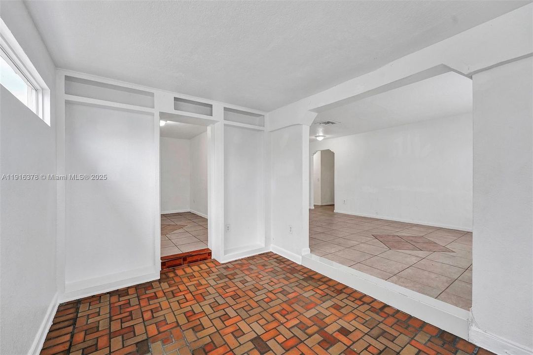 For Sale: $660,000 (3 beds, 2 baths, 1356 Square Feet)