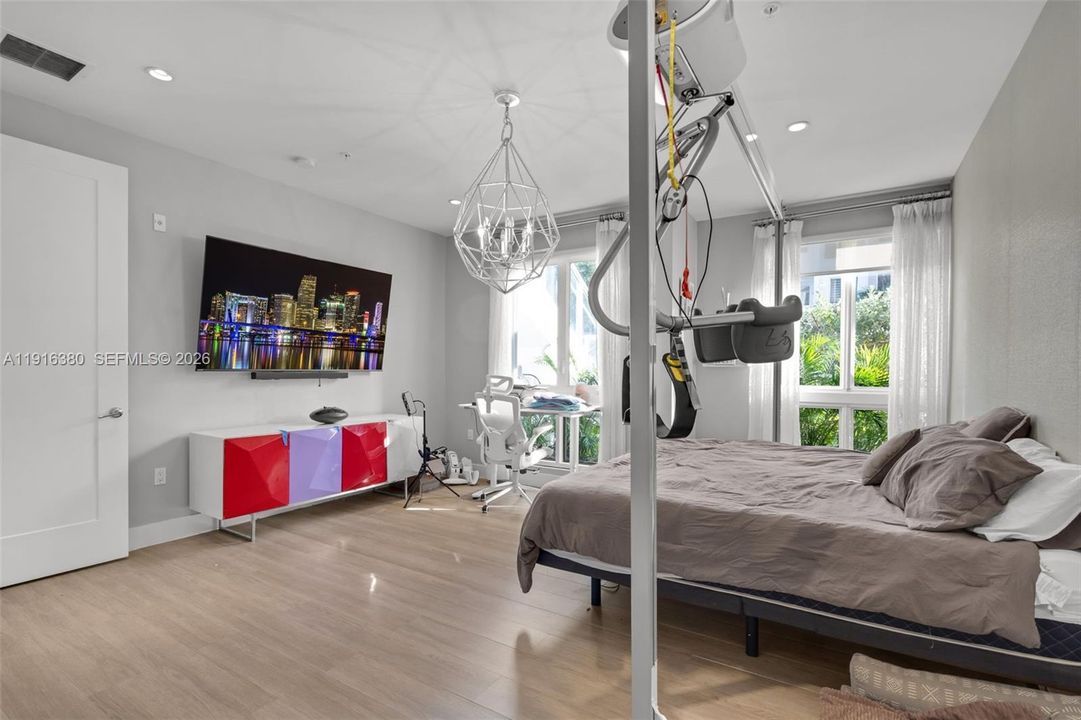 For Sale: $598,000 (3 beds, 2 baths, 1351 Square Feet)