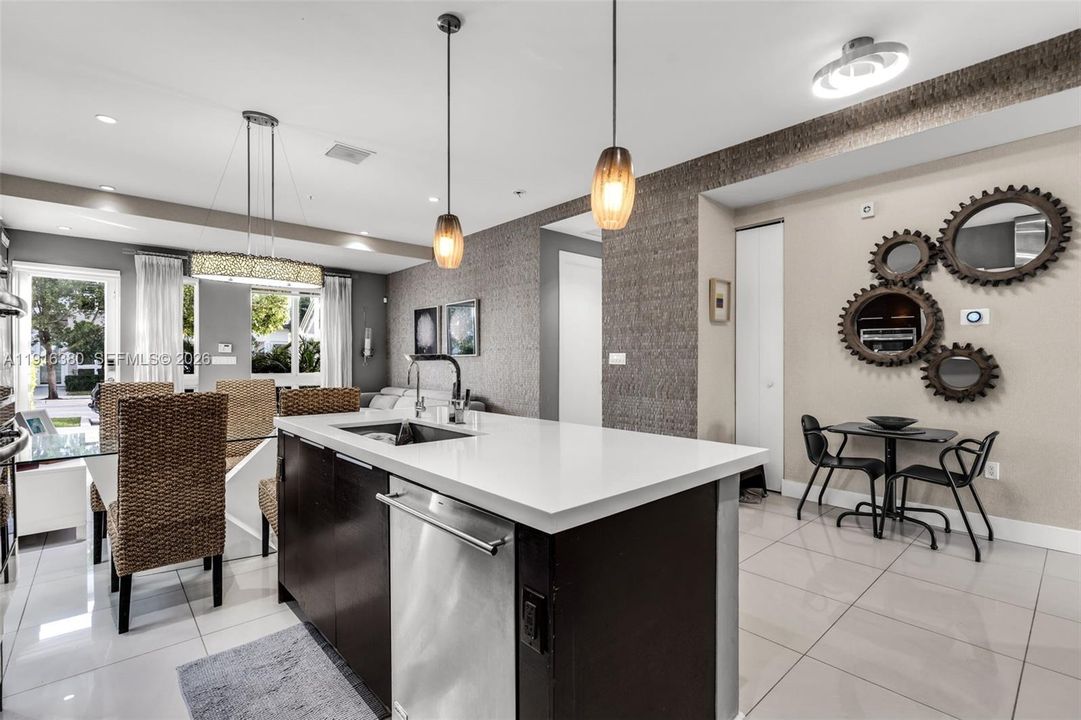 For Sale: $598,000 (3 beds, 2 baths, 1351 Square Feet)