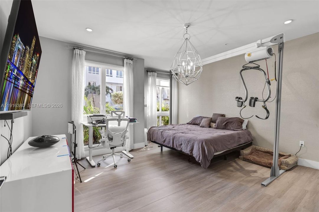 For Sale: $598,000 (3 beds, 2 baths, 1351 Square Feet)