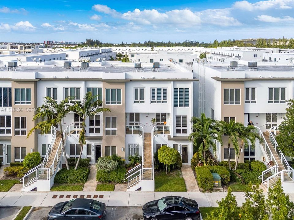 For Sale: $598,000 (3 beds, 2 baths, 1351 Square Feet)