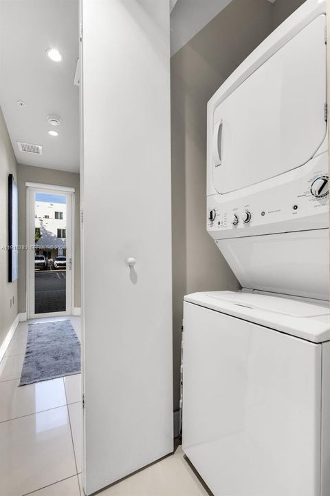 For Sale: $598,000 (3 beds, 2 baths, 1351 Square Feet)