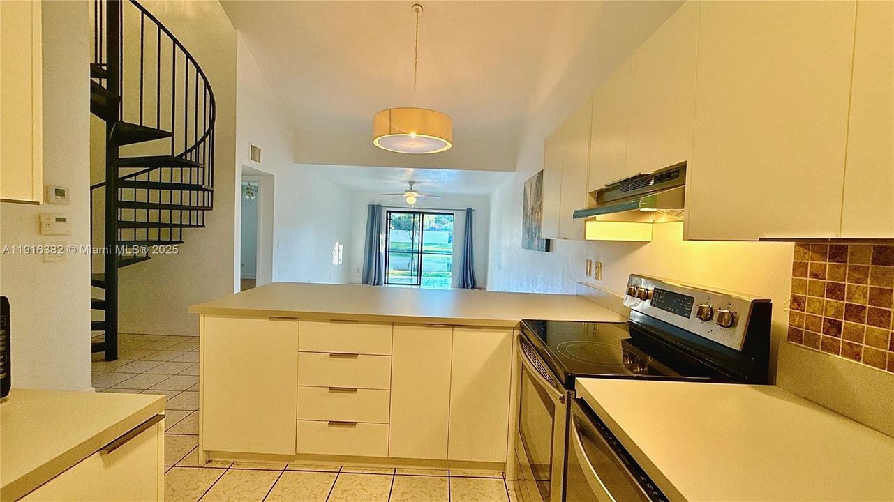 Active With Contract: $2,650 (3 beds, 2 baths, 1300 Square Feet)