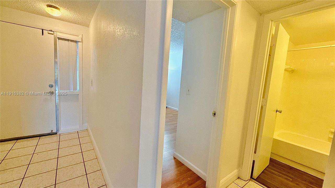 Active With Contract: $2,650 (3 beds, 2 baths, 1300 Square Feet)