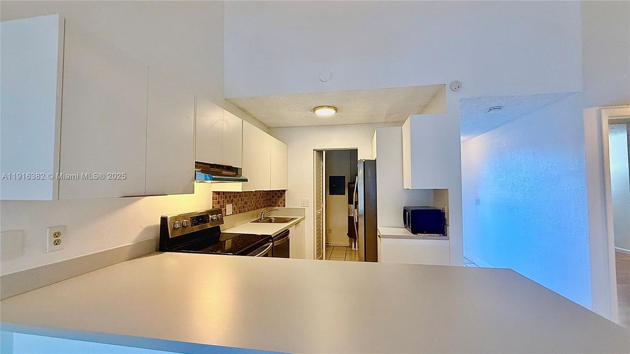 Active With Contract: $2,650 (3 beds, 2 baths, 1300 Square Feet)