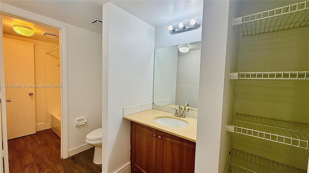 Active With Contract: $2,650 (3 beds, 2 baths, 1300 Square Feet)