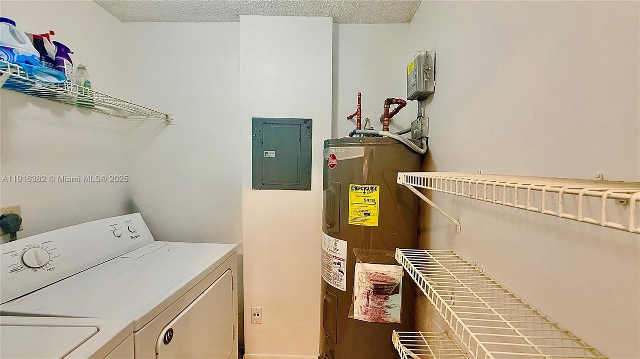 Active With Contract: $2,650 (3 beds, 2 baths, 1300 Square Feet)