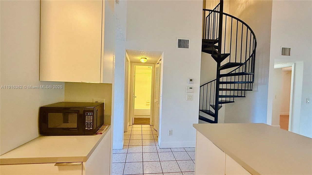 Active With Contract: $2,650 (3 beds, 2 baths, 1300 Square Feet)