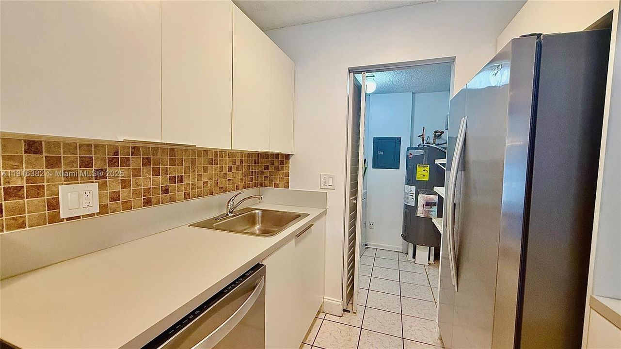 Active With Contract: $2,650 (3 beds, 2 baths, 1300 Square Feet)