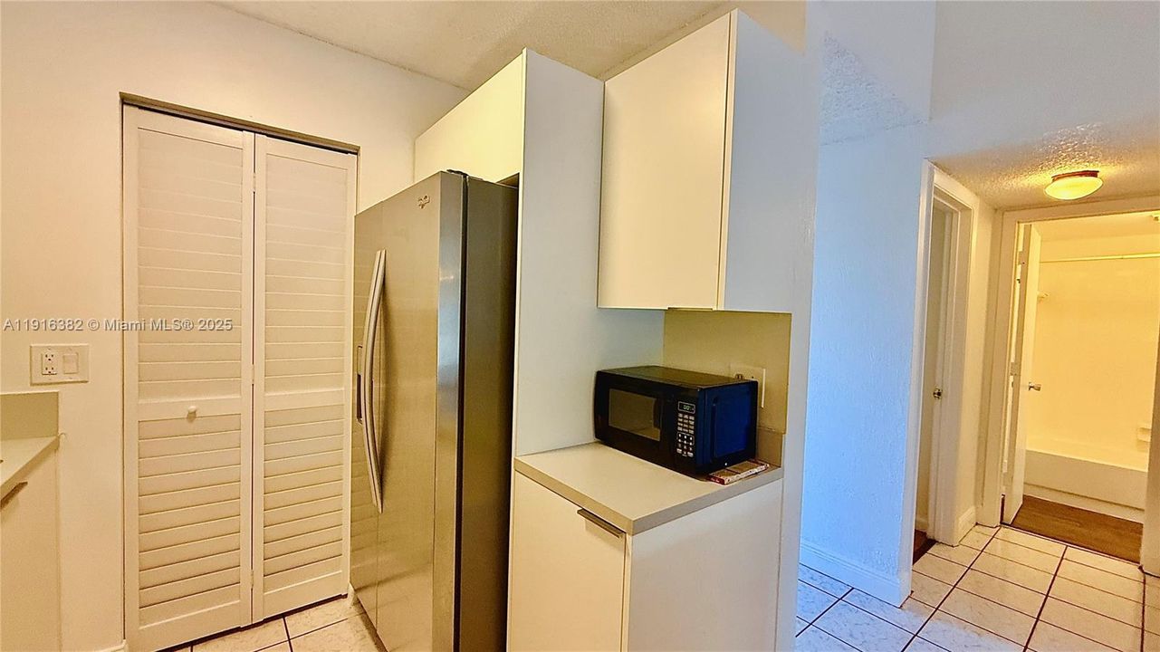 Active With Contract: $2,650 (3 beds, 2 baths, 1300 Square Feet)