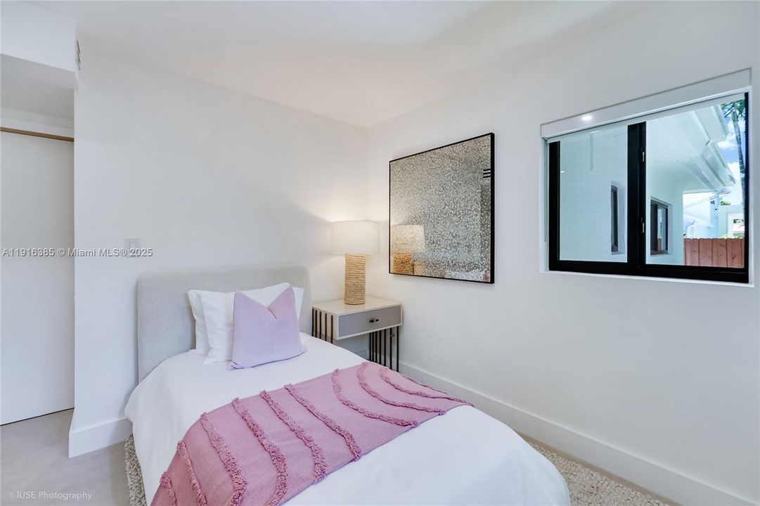 For Rent: $15,000 (4 beds, 4 baths, 1994 Square Feet)