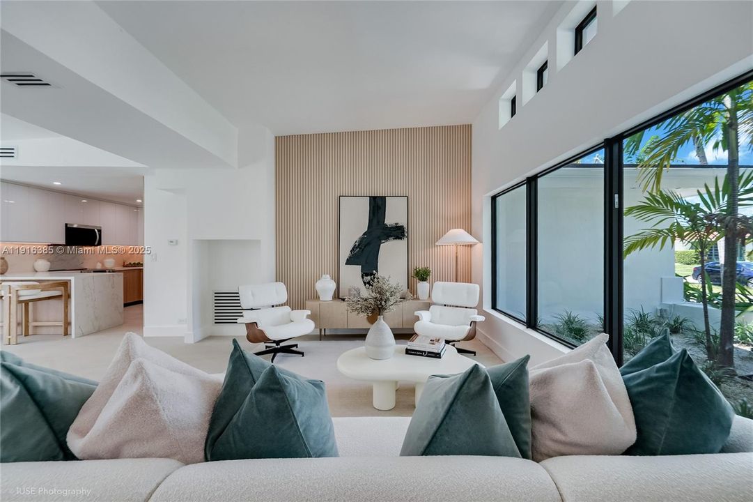 For Rent: $15,000 (4 beds, 4 baths, 1994 Square Feet)