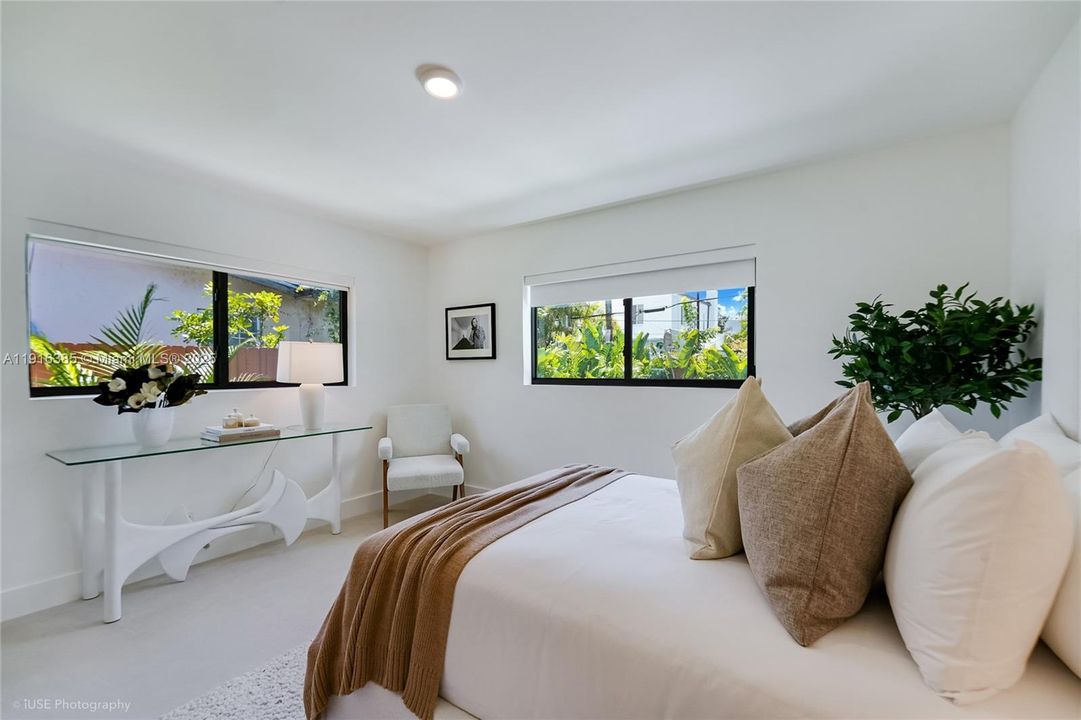 For Rent: $15,000 (4 beds, 4 baths, 1994 Square Feet)