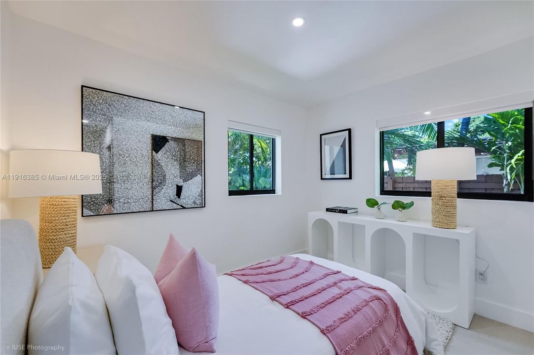 For Rent: $15,000 (4 beds, 4 baths, 1994 Square Feet)