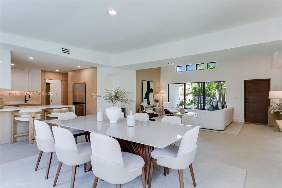 For Rent: $15,000 (4 beds, 4 baths, 1994 Square Feet)