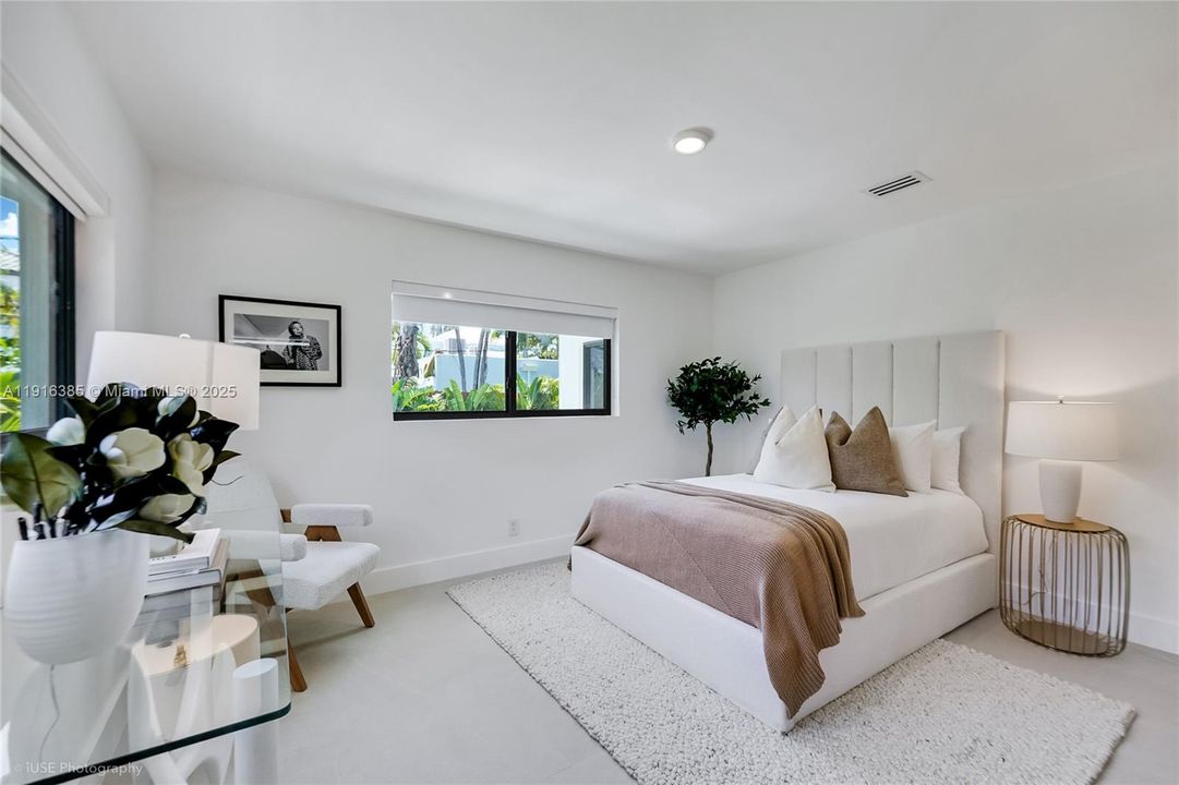 For Rent: $15,000 (4 beds, 4 baths, 1994 Square Feet)