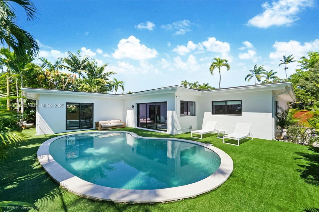 For Rent: $15,000 (4 beds, 4 baths, 1994 Square Feet)