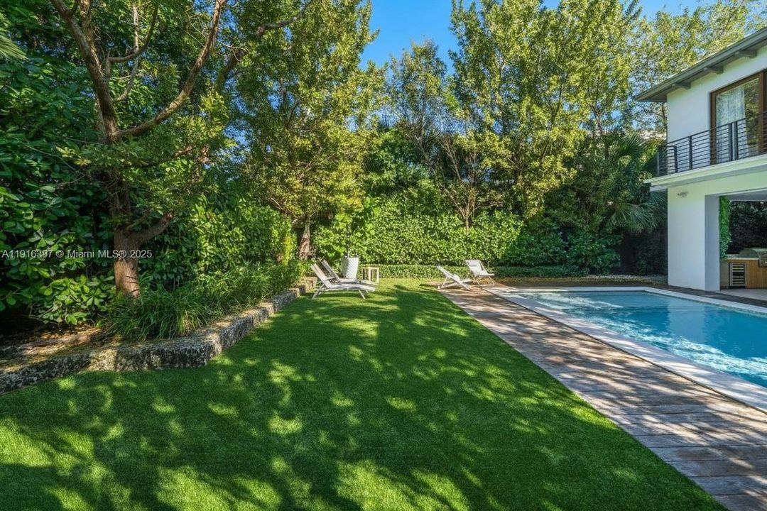 For Sale: $5,500,000 (5 beds, 5 baths, 4101 Square Feet)