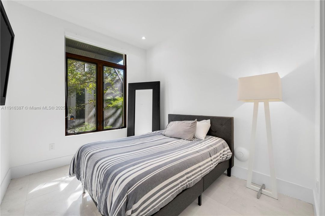 For Sale: $5,500,000 (5 beds, 5 baths, 4101 Square Feet)