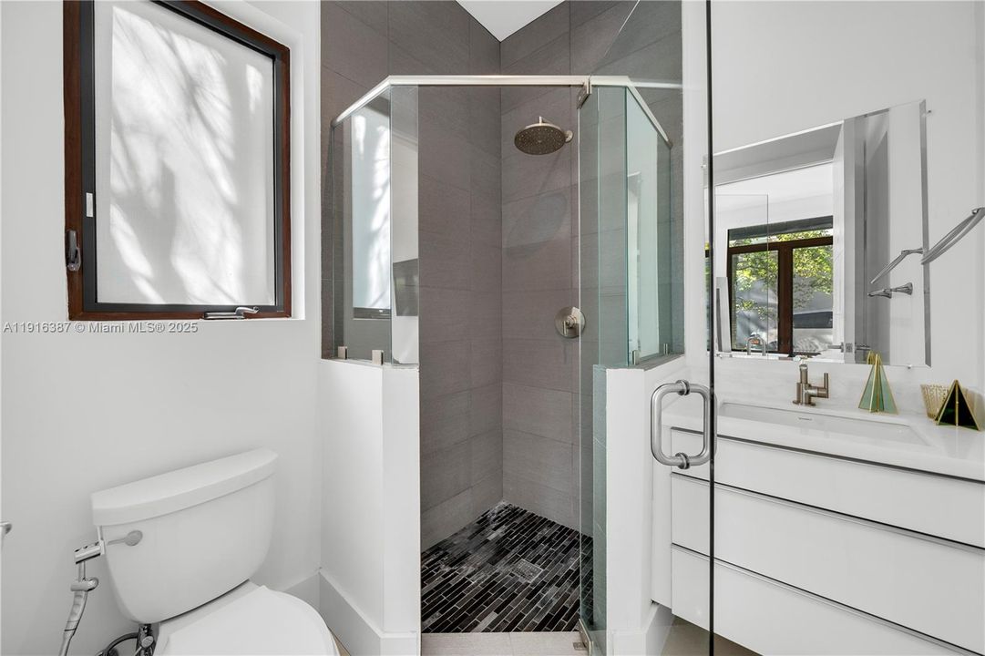 For Sale: $5,500,000 (5 beds, 5 baths, 4101 Square Feet)