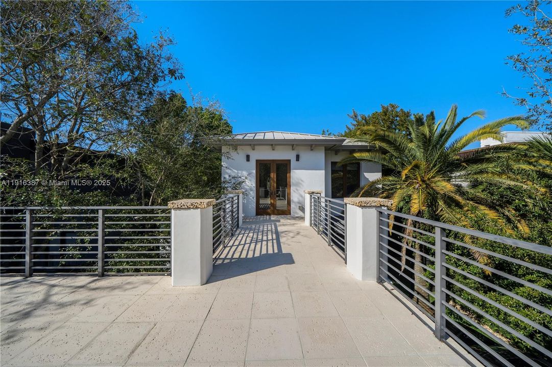 For Sale: $5,500,000 (5 beds, 5 baths, 4101 Square Feet)