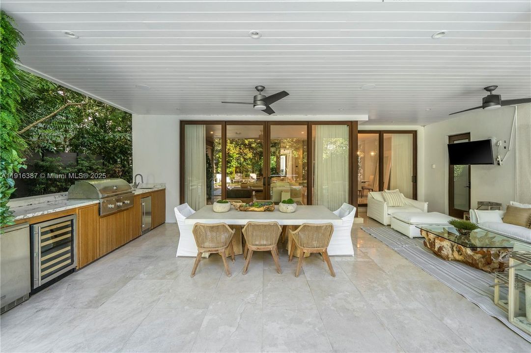 For Sale: $5,500,000 (5 beds, 5 baths, 4101 Square Feet)