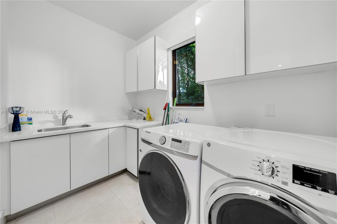 For Sale: $5,500,000 (5 beds, 5 baths, 4101 Square Feet)