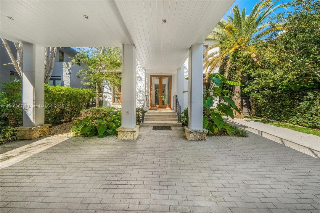 For Sale: $5,500,000 (5 beds, 5 baths, 4101 Square Feet)