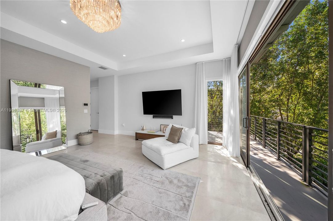 For Sale: $5,500,000 (5 beds, 5 baths, 4101 Square Feet)