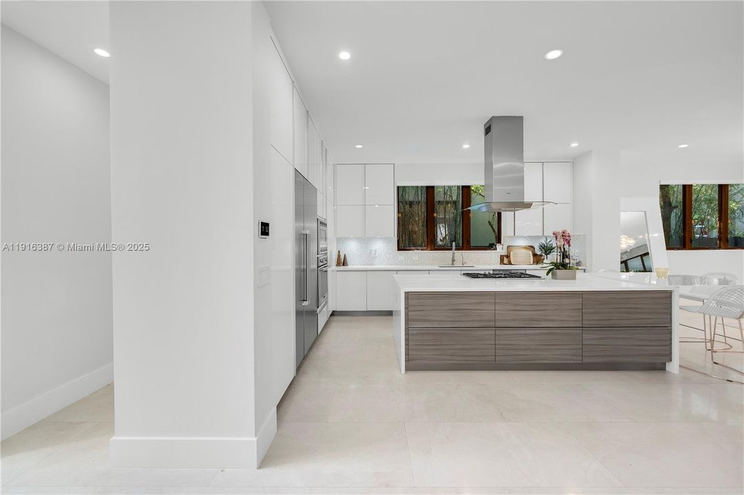 For Sale: $5,500,000 (5 beds, 5 baths, 4101 Square Feet)