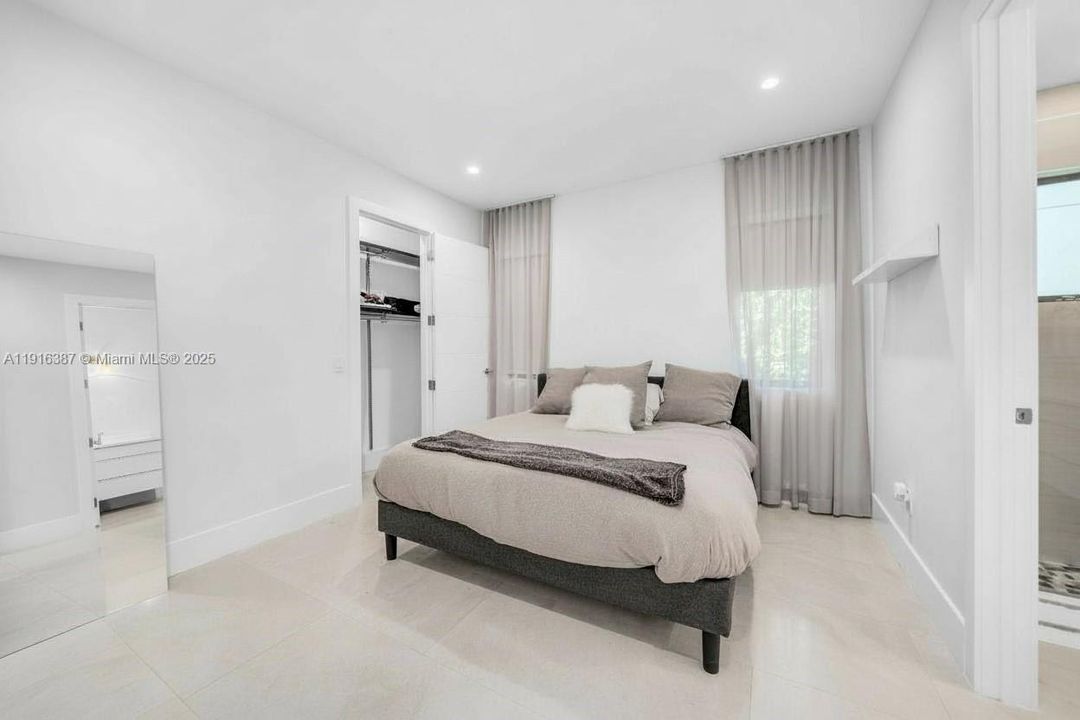 For Sale: $5,500,000 (5 beds, 5 baths, 4101 Square Feet)