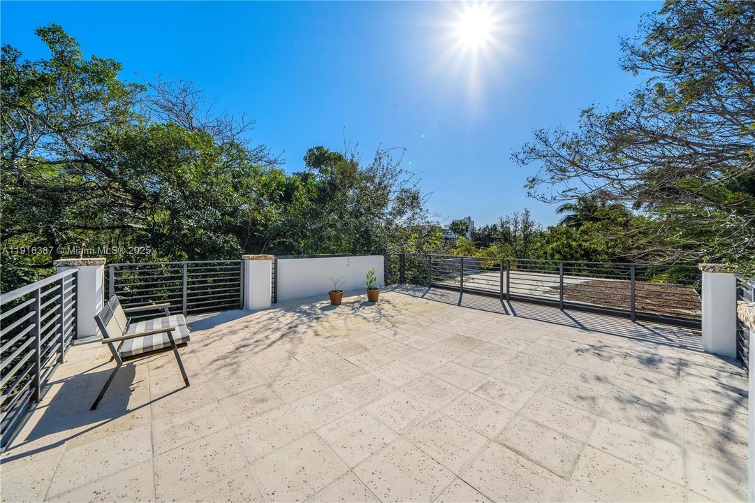 For Sale: $5,500,000 (5 beds, 5 baths, 4101 Square Feet)