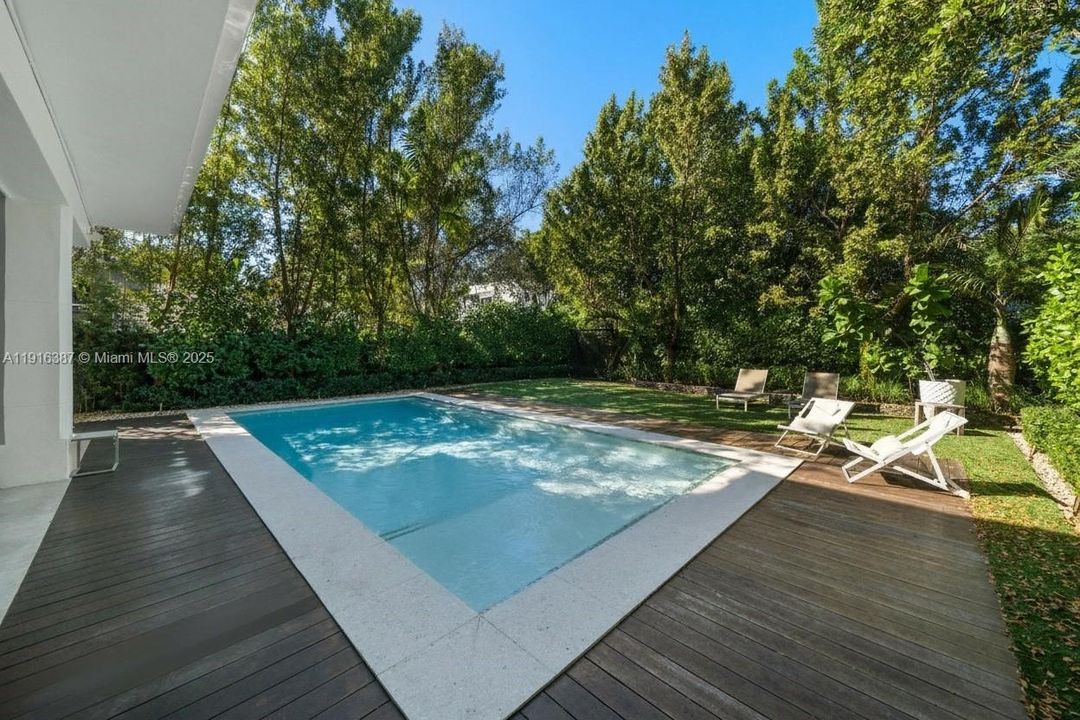 For Sale: $5,500,000 (5 beds, 5 baths, 4101 Square Feet)