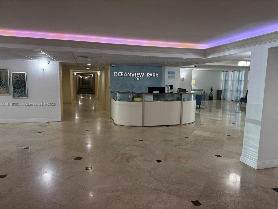 For Sale: $280,000 (1 beds, 1 baths, 1075 Square Feet)