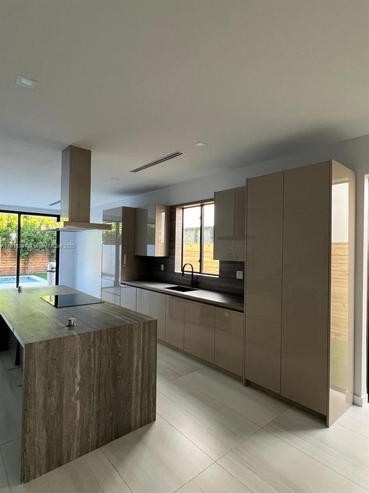 For Sale: $1,599,990 (4 beds, 3 baths, 2400 Square Feet)