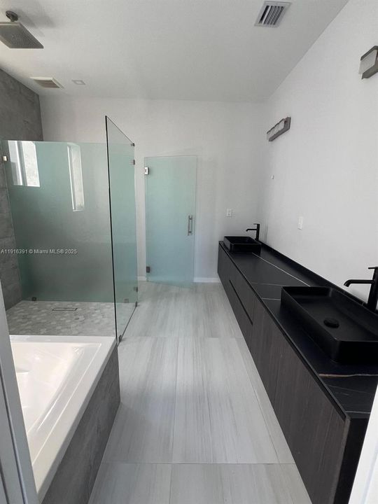 For Sale: $1,599,990 (4 beds, 3 baths, 2400 Square Feet)